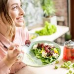 Healthy eating tips while traveling